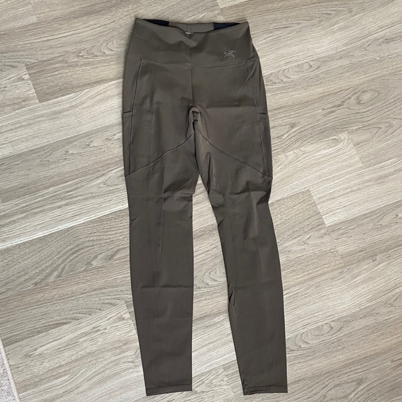 Arc'teryx Pants - Arc'teryx Oriel Leggings - Olive Green